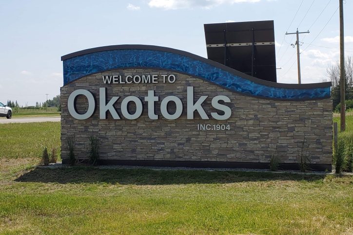 Okotoks-Entrance-Sign